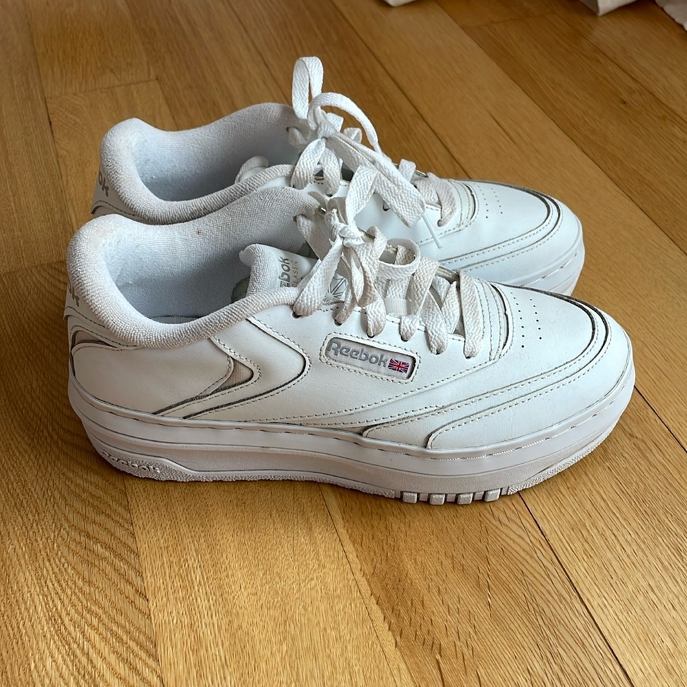 Reebok platform white sneaker
